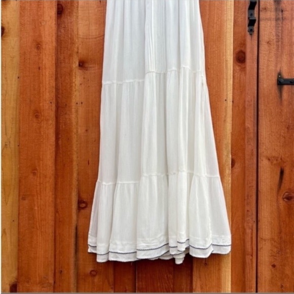 White Bohemian Floral Embroidered Gauzy Maxi Dress 🌿🌿 - Picture 7 of 13